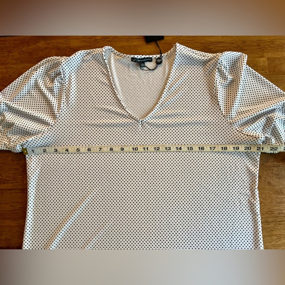 NWT. Adrianna Papell V-Neck Short Sleeve Top - Picture 7 of 9